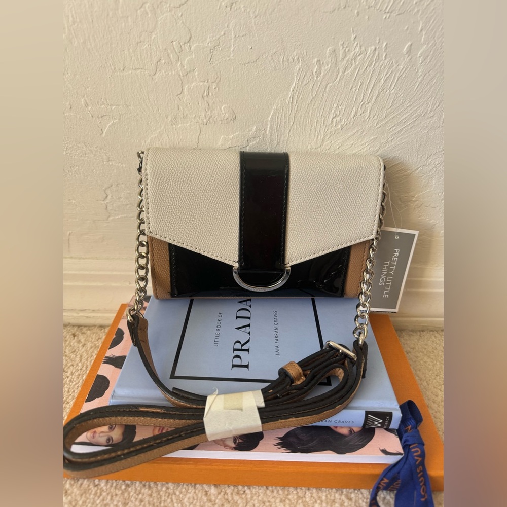 Nine West new white/black/tan crossbody